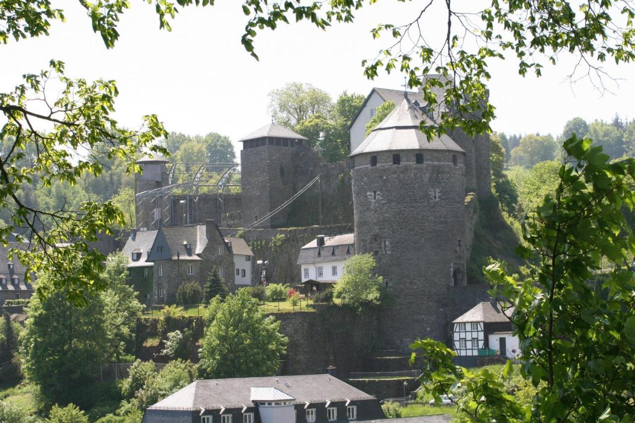 Ferienwohnung "Kunterbunt" Mit Burgblick Und Dachterrasse Monschau Luaran gambar